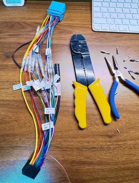 ギボシ加工の様子