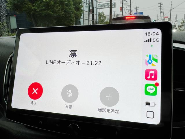 CarPlayナビでLINE通話を接続している様子