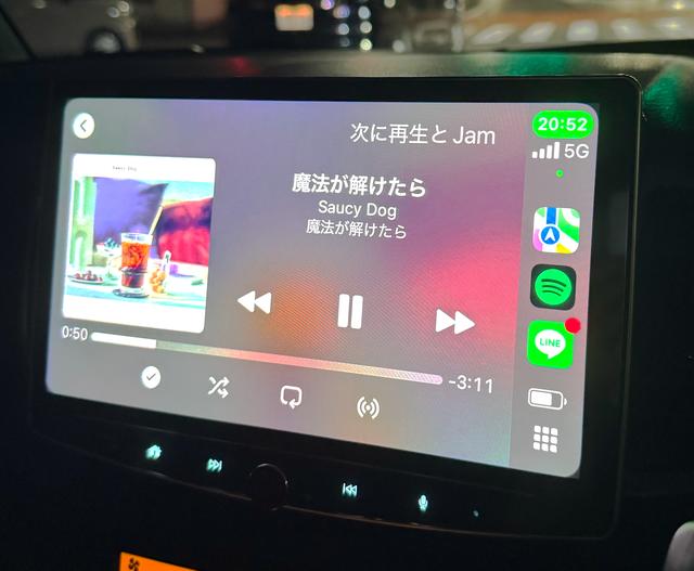 CarPlayをつけて運転している様子