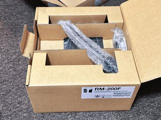 RM-200F開封の様子